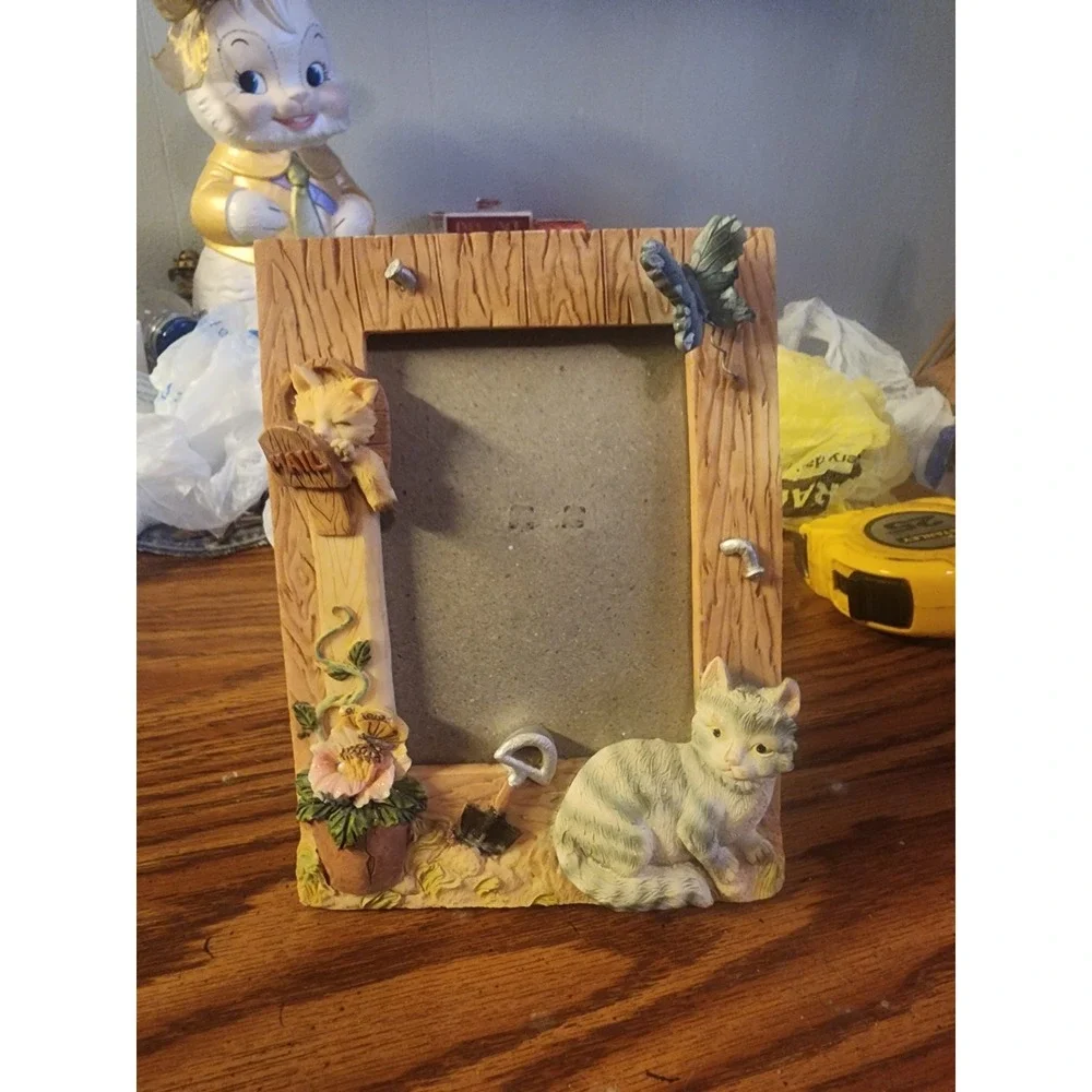 Vintage 1980s Kitten & Butterfly Resin 3D Photo Frame 4x6
